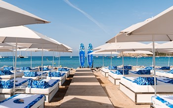 GUESS und MARCIANO eröffnen Luxus-Beach-Club auf Ibiza